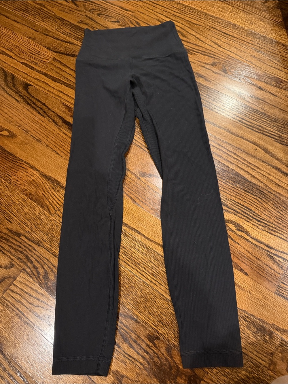 Lululemon black ribbed align leggings